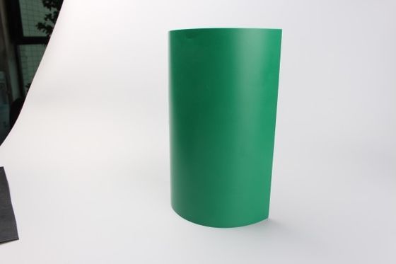 Tumpukan Limbah dan Perlindungan Lingkungan HDPE Geomembrane halus dengan kandungan Karbon Hitam 2,0-3,0% dan desain yang fleksibel dan tahan lama