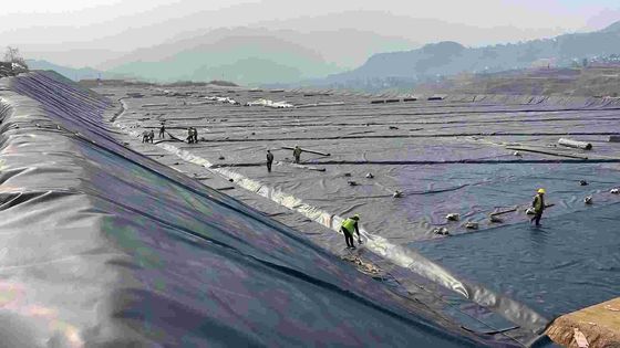 High Density Polyethylene HDPE Smooth Geomembrane Solusi Kemantapan Kimia