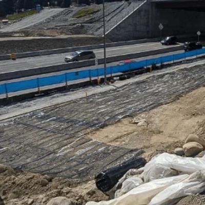 Kekuatan tarik yang tinggi dan perpanjangan kecil Geogrid serat kaca untuk penguatan jalan bendungan perlindungan lereng dan proyek pengendalian pasir