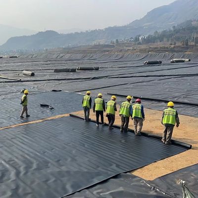 Geomembrane tahan air HDPE halus untuk tempat pembuangan sampah dan limbah