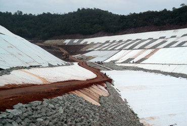 Geonet Komposit Tiga Dimensi 200g/m2 Untuk Sistem Drainase dan Perlindungan