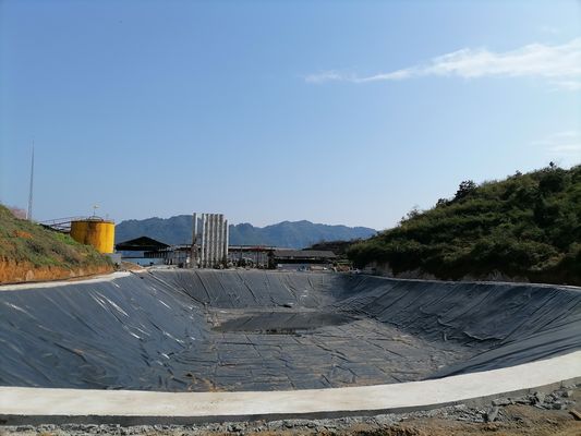 Solusi Pengelolaan Tailings HDPE Geomembrane halus dengan ketahanan kimia yang sangat baik dan ketahanan suhu tinggi