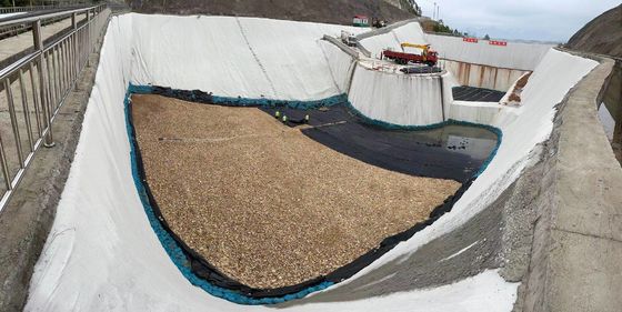 Ekonomi Alkali Marsh Nonwoven Long-Fiber Geotextile Untuk Proyek Tumpukan Limbah Industri