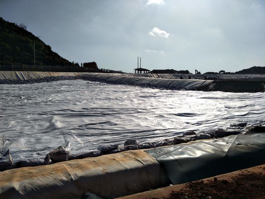 Resistensi Kimia Geomembrane Polyethylene HDPE Densitas Tinggi Pencegahan Kebocoran untuk Fasilitas Penyimpanan Tailings
