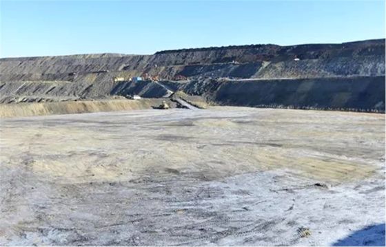 Geotekstil polipropilena non tenunan dengan permeabilitas air yang tinggi, ketahanan tusukan yang sangat baik, dan ketahanan UV untuk sistem drainase tambang