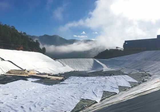 Geotekstil Serat Stapel Solusi Utama untuk Permeabilitas Air dan Drainase Tinggi