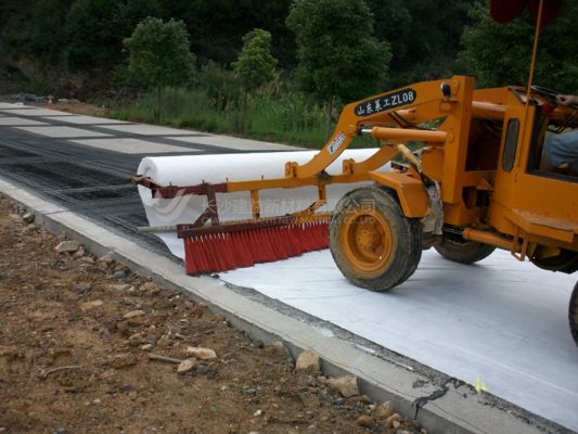 Geotekstil Serat Pendek Diperkuat 400g untuk Penguatan Pondasi dan Stabilisasi Tanah