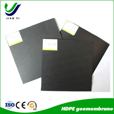 Geomembrane halus HDPE berwarna hitam dan hijau yang cocok untuk berbagai proyek waterproof