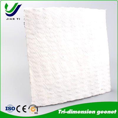 Jaring drainase komposit 3D tahan UV dan tahan kimia dengan kekuatan tarik tinggi ≥ 16kN/m untuk drainase bawah tanah dan taman